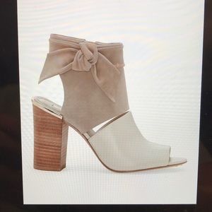 NEW Louise et Cie “Lo-Katlin” open-toed booties.